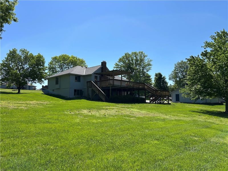 2105 Porter Rd, Blue Springs, MO 64014