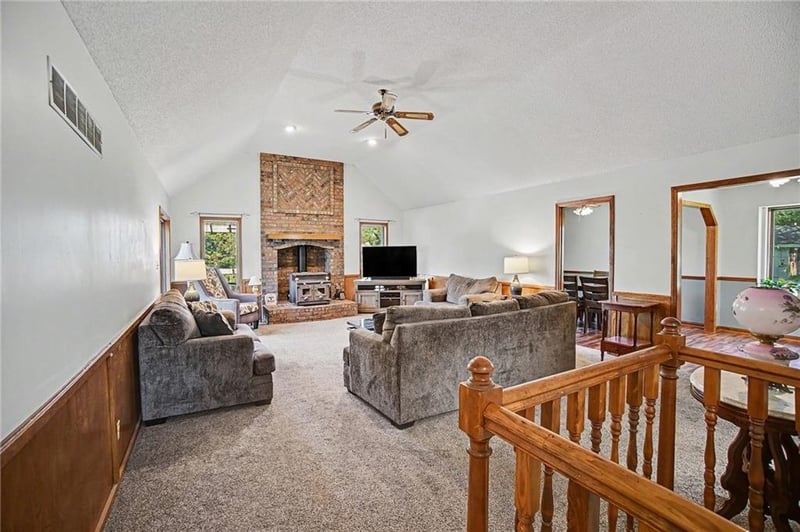 2105 Porter Rd, Blue Springs, MO 64014