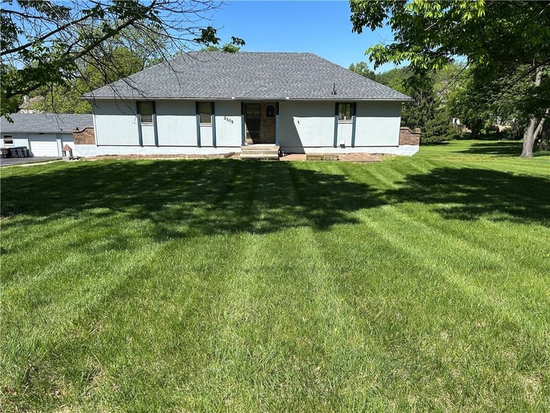 2105 Porter Rd, Blue Springs, MO 64014