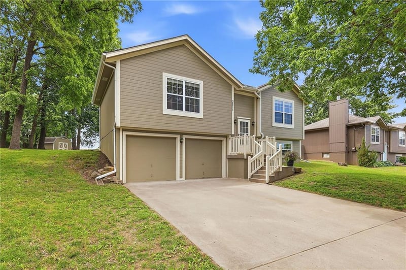 3211 82nd Ter, Kansas City, MO 64119