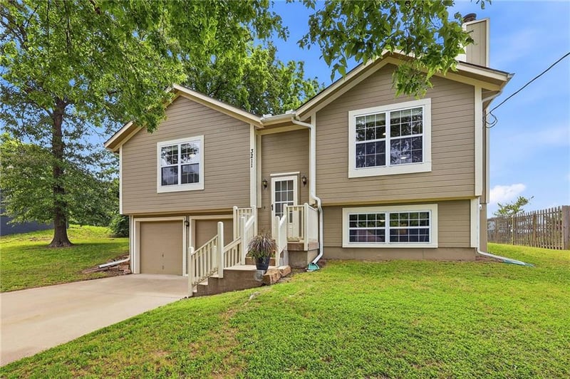 3211 82nd Ter, Kansas City, MO 64119