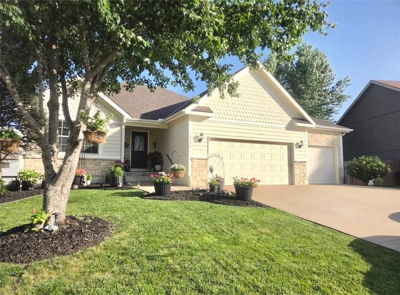 2128 Alder St, Leavenworth, KS 66048