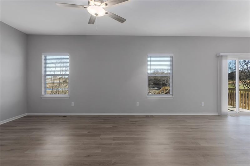 613 Wild Lupine Ln, Raymore, MO 64083