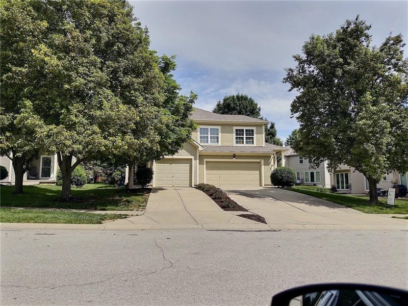 7117 Mccoy St, Shawnee, KS 66227