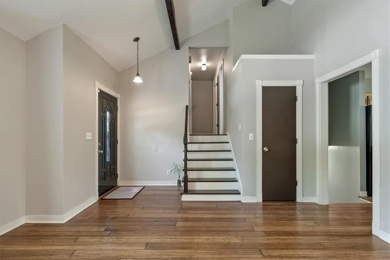 15109 Seminole Dr, Olathe, KS 66062