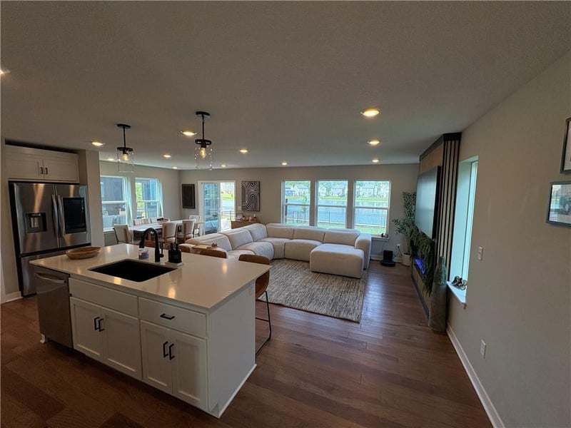8705 Edgewater Dr, Blue Springs, MO 64064