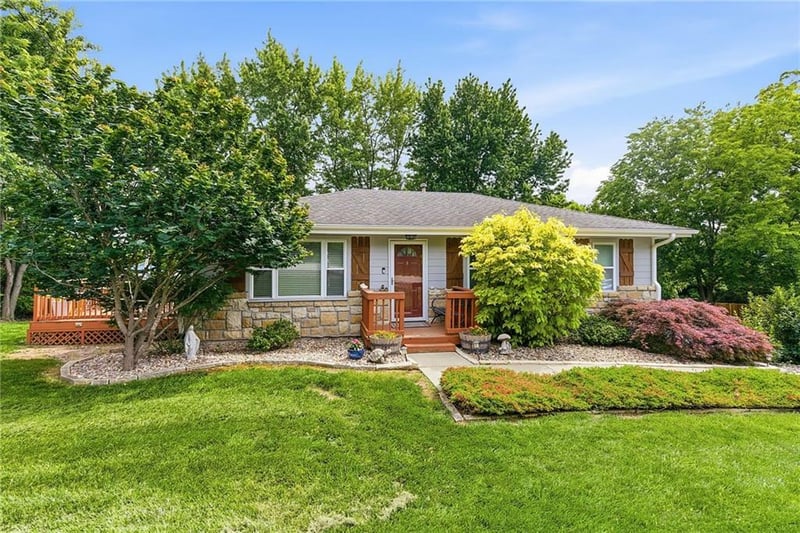 19211 65th Ter, Shawnee, KS 66218