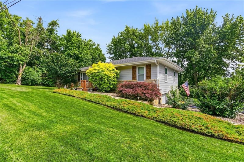 19211 65th Ter, Shawnee, KS 66218