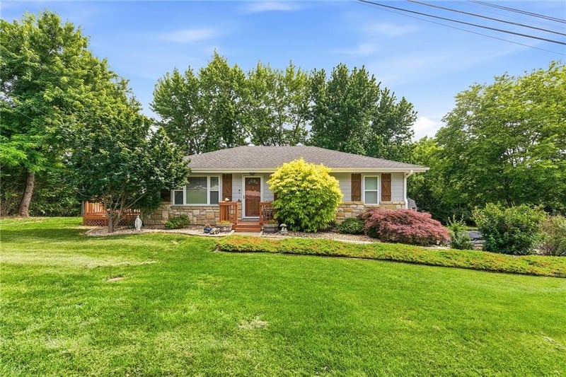 19211 65th Ter, Shawnee, KS 66218