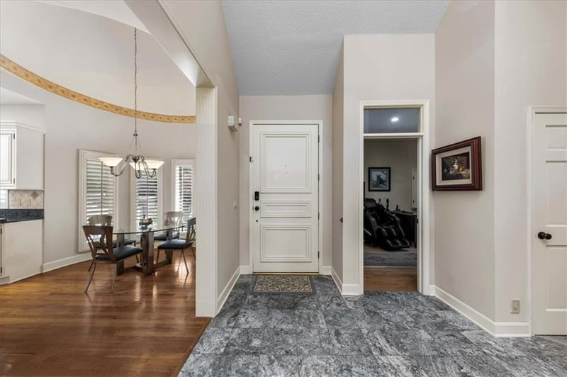 12520 Cedar St, Leawood, KS 66209