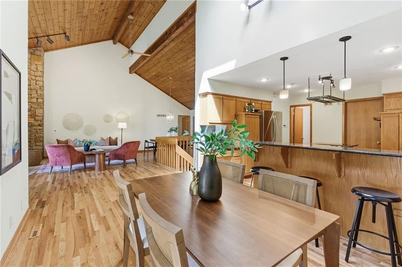 8236 Park St, Lenexa, KS 66215