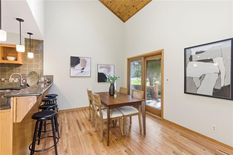 8236 Park St, Lenexa, KS 66215