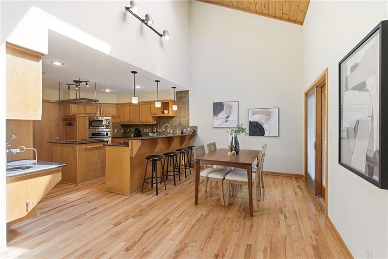 8236 Park St, Lenexa, KS 66215