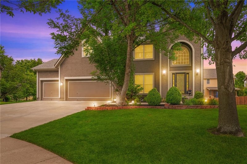 16263 Parkwood St, Olathe, KS 66062