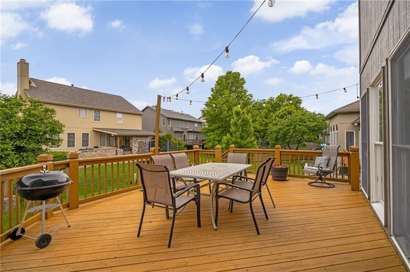 16263 Parkwood St, Olathe, KS 66062