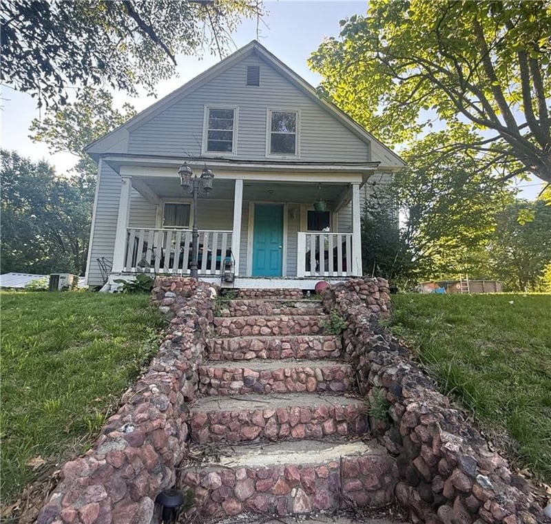 402 Auburn Ave, Oregon, MO 64473