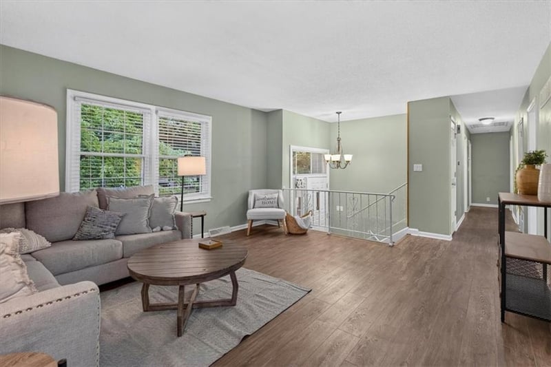1001 Lakeview Blvd, Lee's Summit, MO 64081