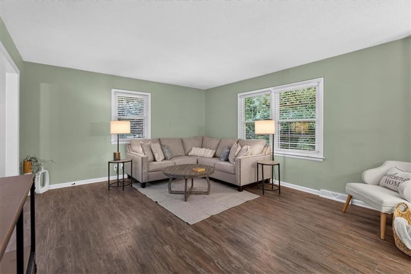 1001 Lakeview Blvd, Lee's Summit, MO 64081
