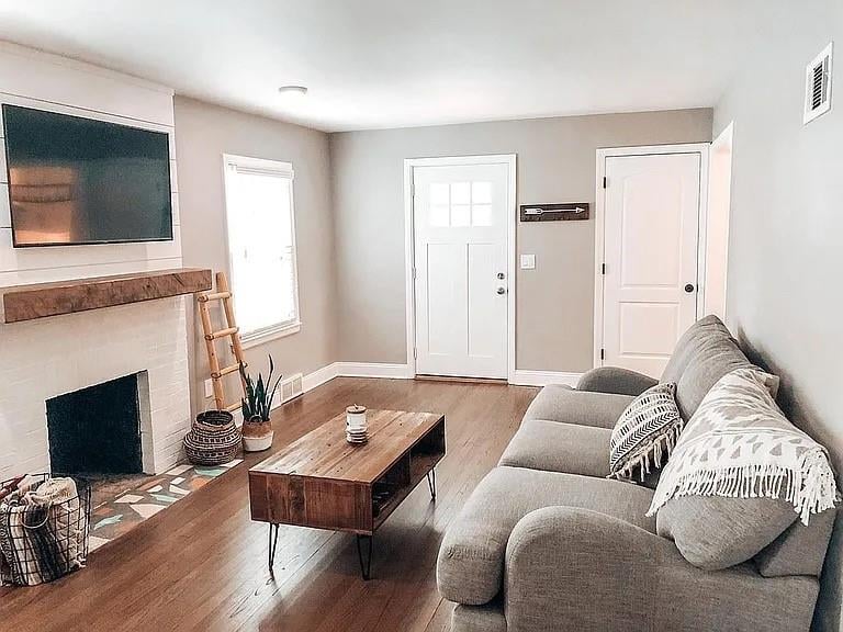 7221 W 61st St, Overland Park, KS 66202