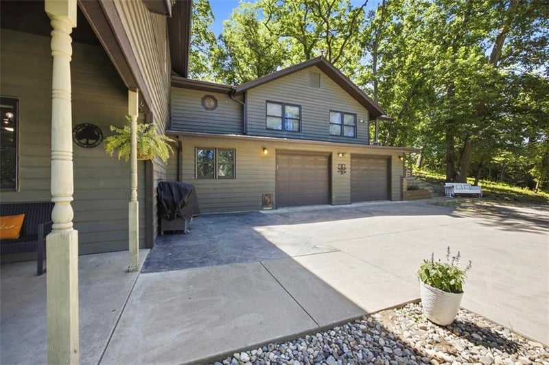 11948 Wooded Way Ln, Oskaloosa, KS 66066
