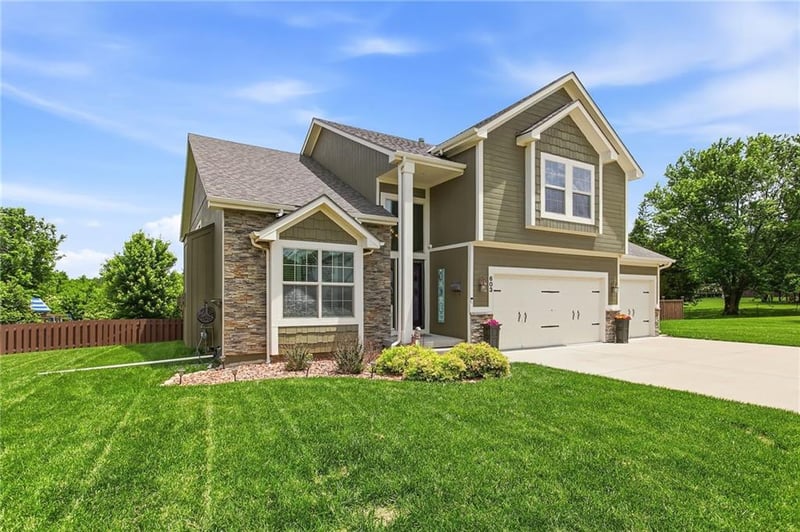 603 19th Ave N, Greenwood, MO 64034