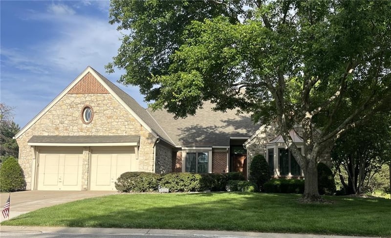 12917 Broadmoor St, Overland Park, KS 66209