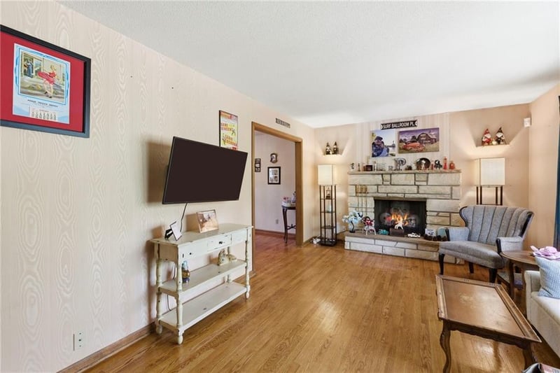 8208 E 79th Ter, Kansas City, MO 64138