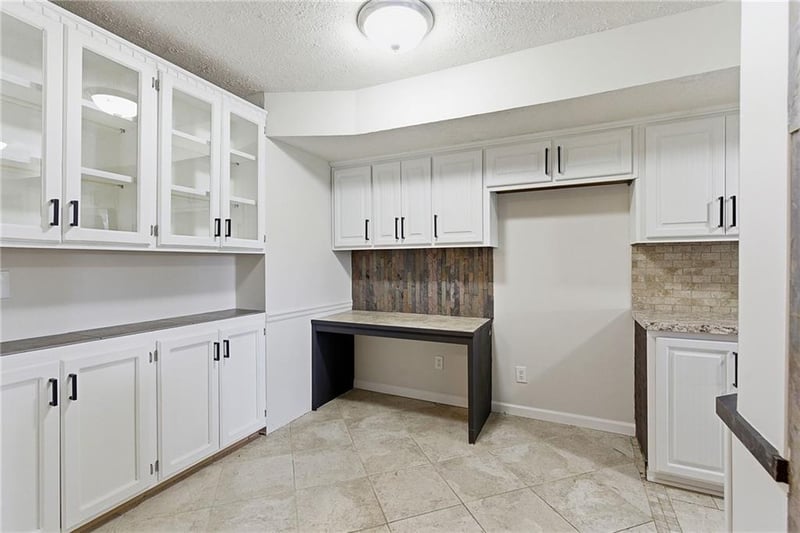 1313 123rd Ter #B, Olathe, KS 66061