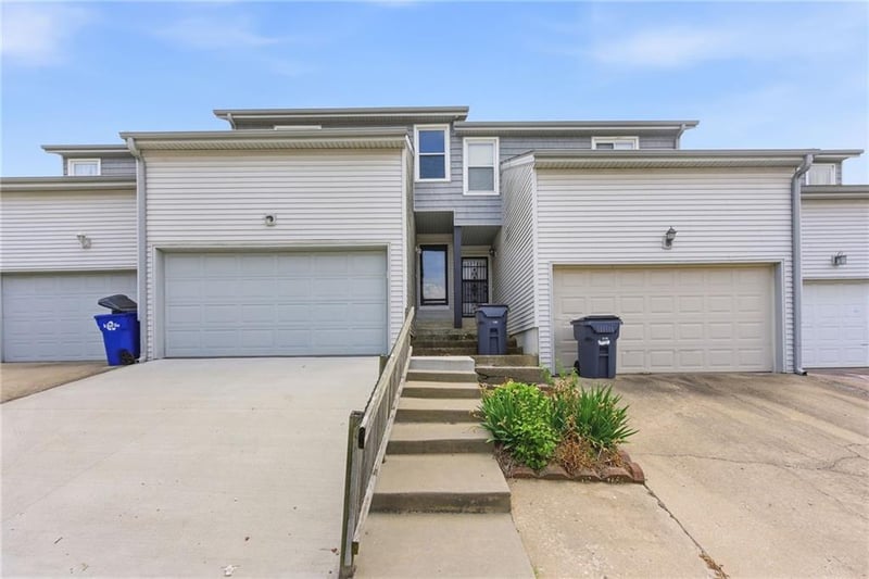 1313 123rd Ter #B, Olathe, KS 66061