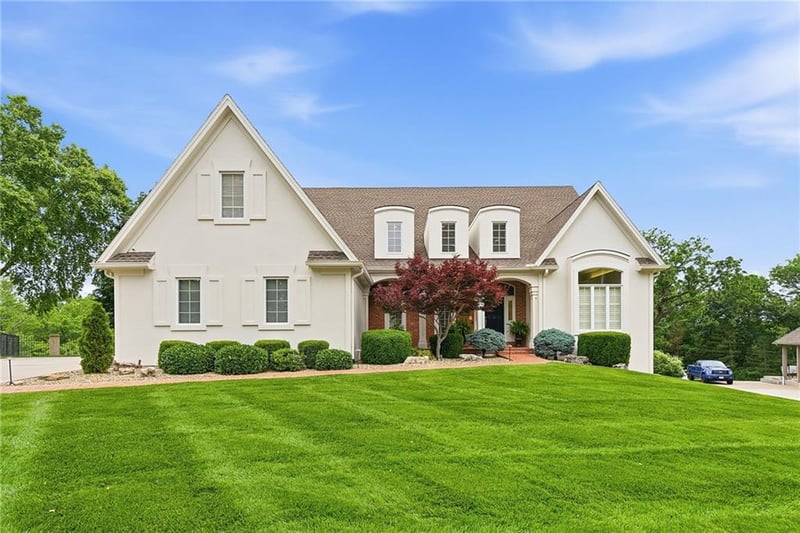 3304 Trail Ridge Dr, Independence, MO 64055
