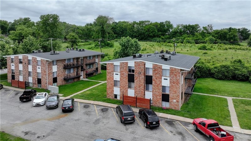 7402 Overton Ave, Raytown, MO 64133