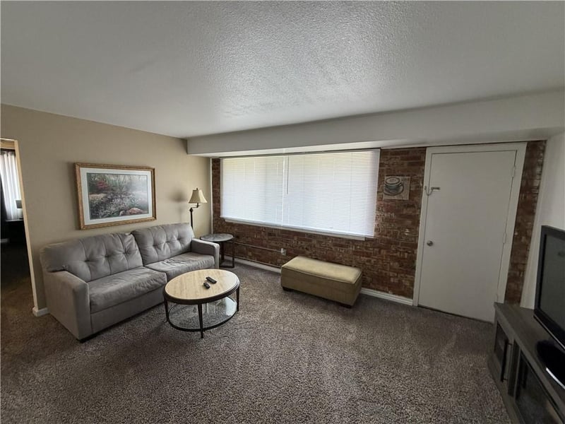 7402 Overton Ave, Raytown, MO 64133