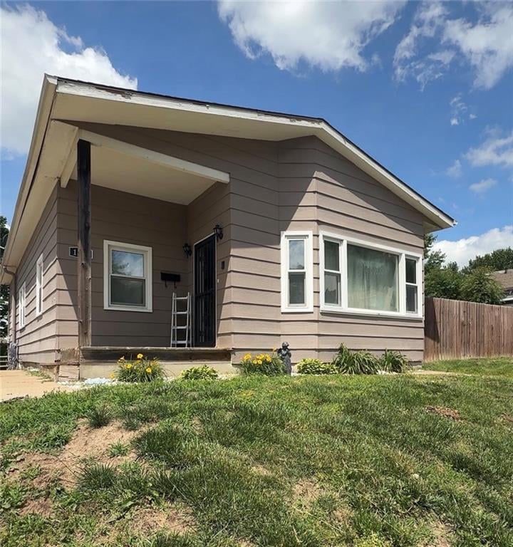1218 10th St, St Joseph, MO 64501