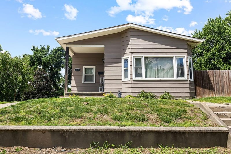 1218 10th St, St Joseph, MO 64501