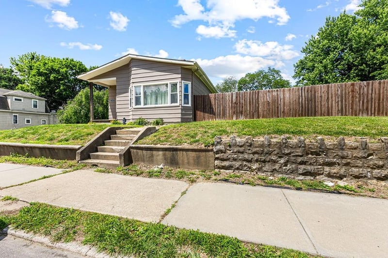 1218 10th St, St Joseph, MO 64501