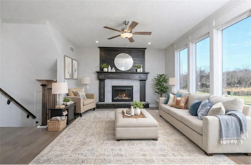 6100 Barth Rd, Shawnee, KS 66226