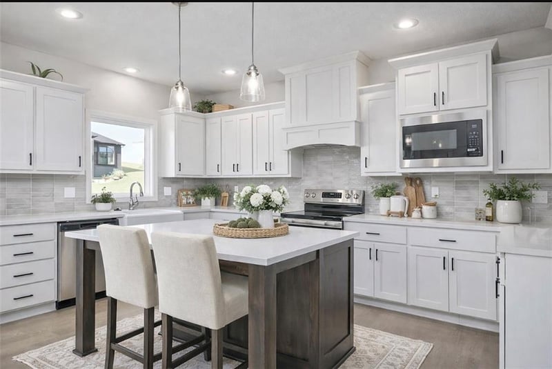 6100 Barth Rd, Shawnee, KS 66226