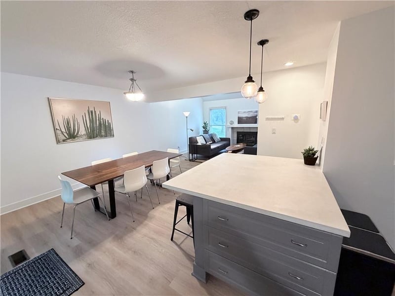 10761 Oakmont St, Overland Park, KS 66210