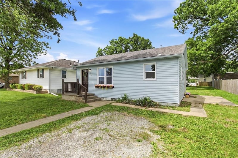 604 SW 8th St, Concordia, MO 64020