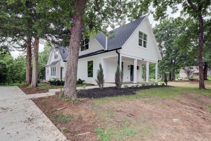 10015 Johnson Dr, Merriam, KS 66203
