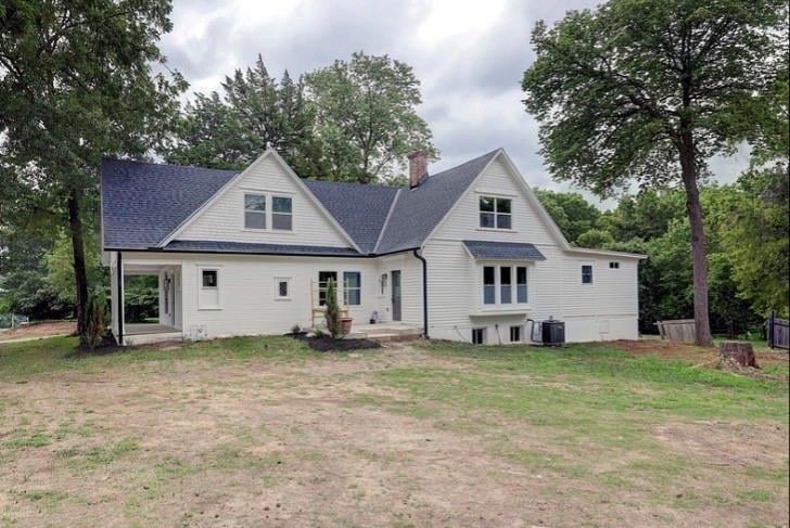 10015 Johnson Dr, Merriam, KS 66203