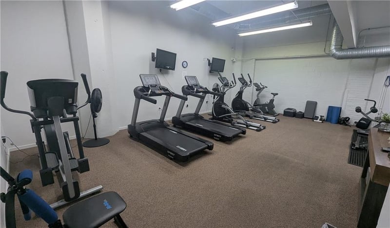 2107 Grand Blvd #708, Kansas City, MO 64108