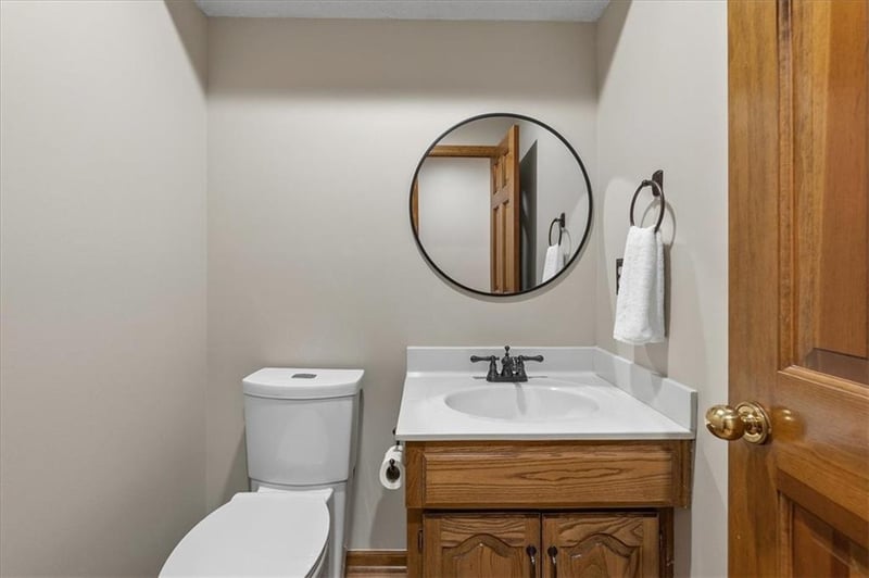 2033 Downing St, Olathe, KS 66062