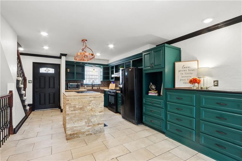 8350 Woodward St, Overland Park, KS 66212