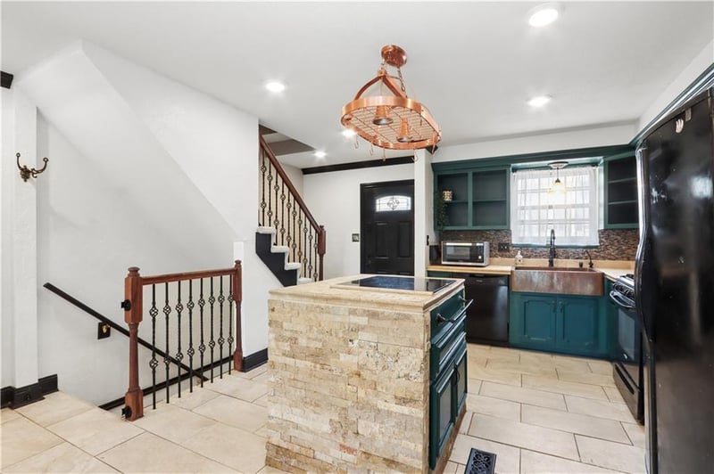 8350 Woodward St, Overland Park, KS 66212