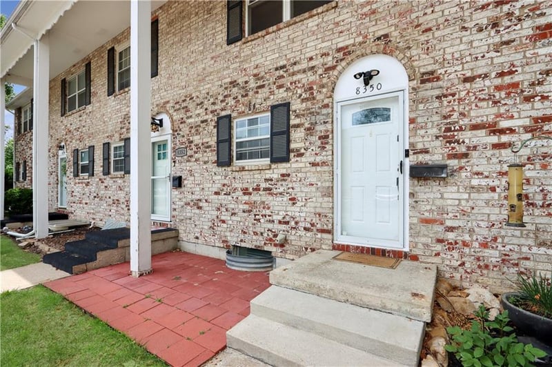 8350 Woodward St, Overland Park, KS 66212