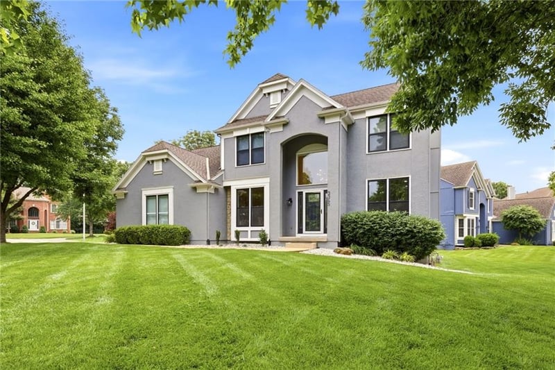 3345 143rd Ter, Leawood, KS 66224