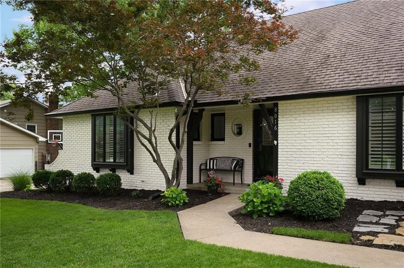 8016 Fontana St, Prairie Village, KS 66208
