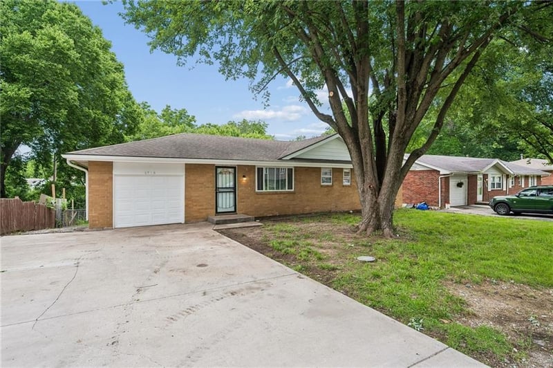 6716 Cotter Ave, Kansas City, MO 64119