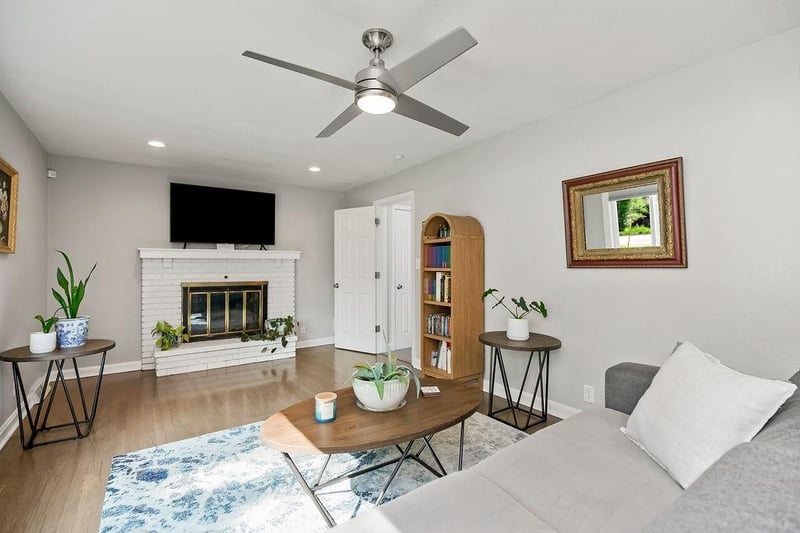 8404 Blue Ridge Blvd, Raytown, MO 64138